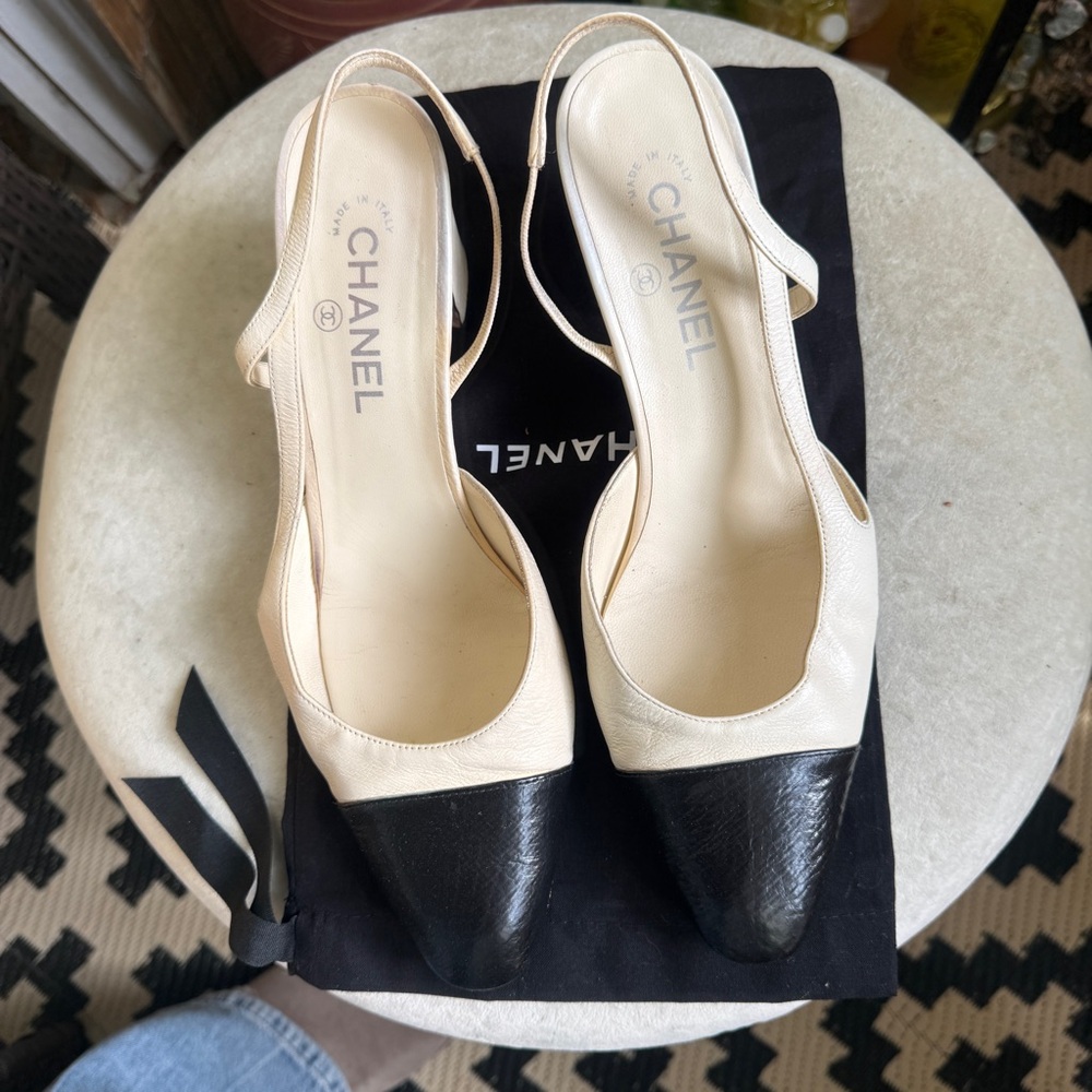 Chanel Slingback Cream/black Women's heels